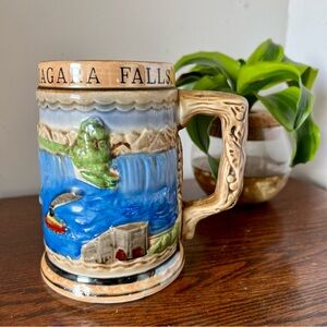VINTAGE NIAGARA FALLS SOUVENIR 3D CERAMIC MUG STEIN